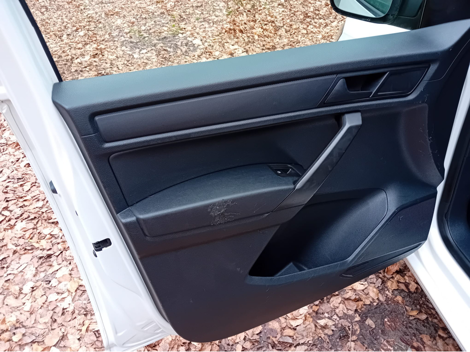 2018 Volkswagen Caddy - image 20