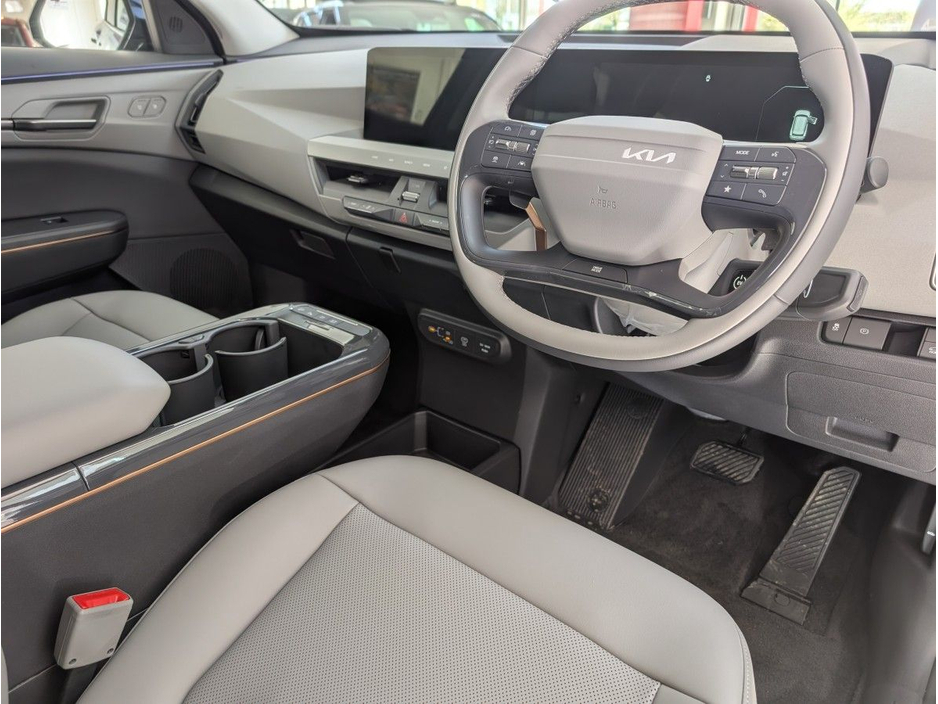 2026 Kia EV5 - image 6