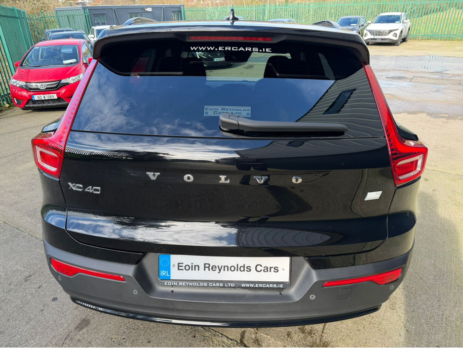 2023 Volvo XC40 - image 5