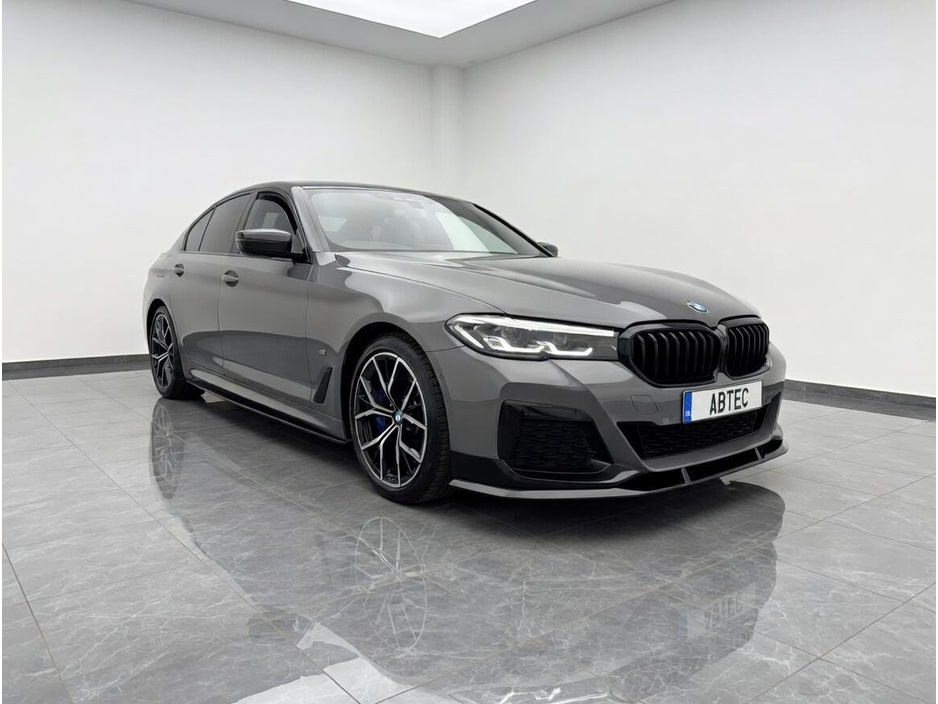 2021 BMW 5 Series - image 3