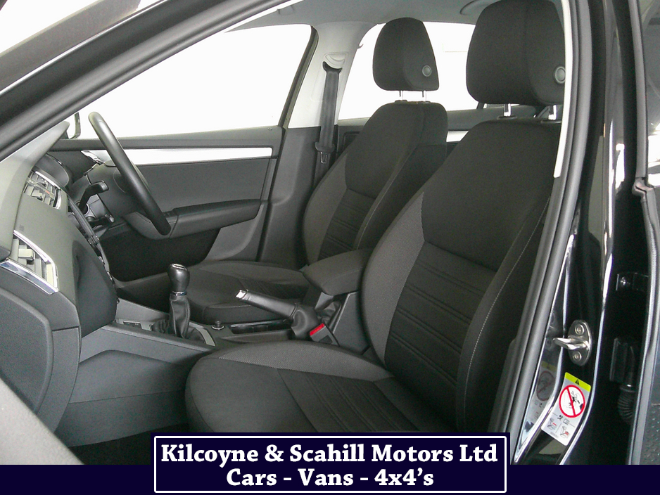 2020 Skoda Octavia - image 13