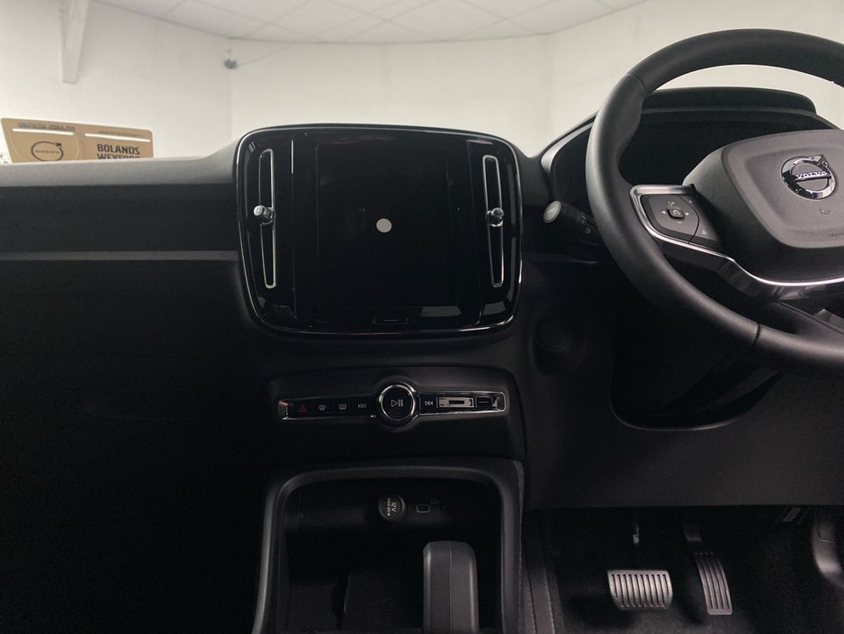 2026 Volvo EC40 - image 10