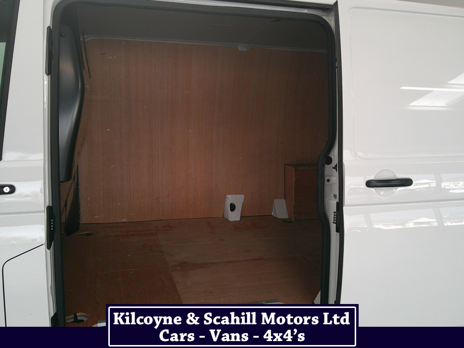 2022 Volkswagen Transporter - image 16