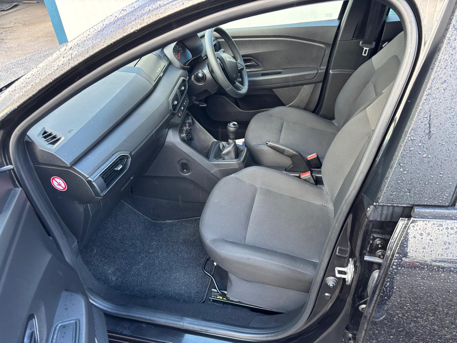 2025 Dacia Sandero ESSENTIAL TCE90 GSR2 5 €18,950