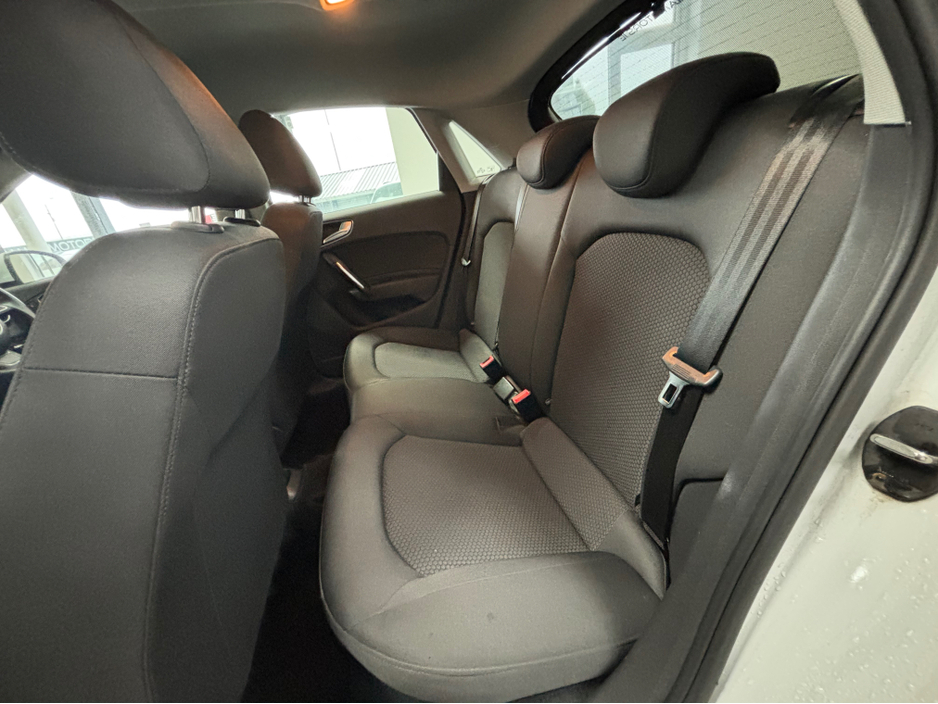 2013 Audi A1 - image 10