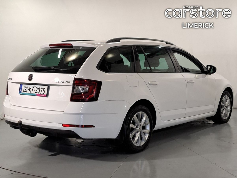2019 Skoda Octavia - image 3
