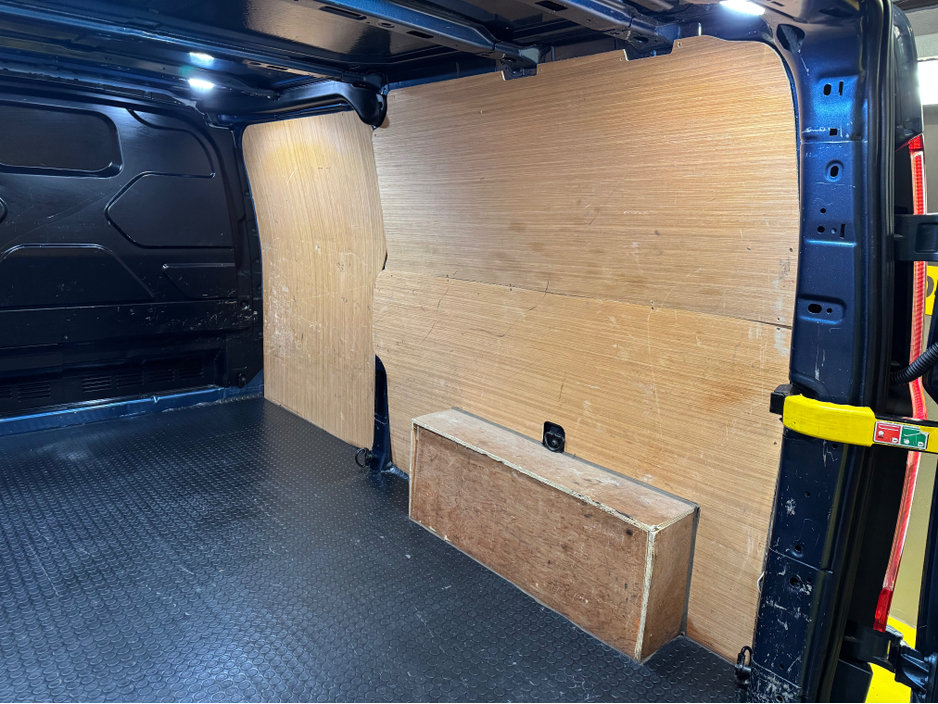 2020 Ford Transit Custom CUSTOM 300 LIMITED EDITION EBLUE TD LWB 5DR €13,950
