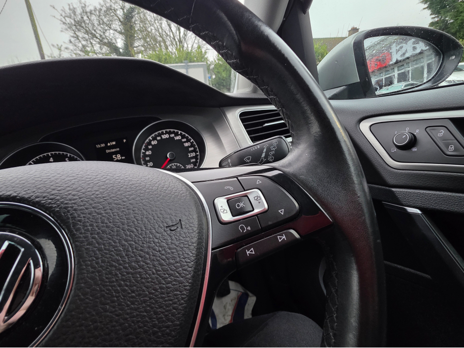 2017 Volkswagen Golf 1.2 TSI CARPLAY - ANDROID AUTO -  LANE ASSIST - PRIVACY GLASS  - REV CAMERA - LOW TAX BAND €15,950