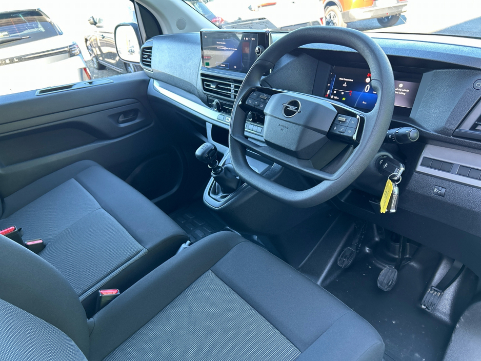 2026 Opel Vivaro - image 10