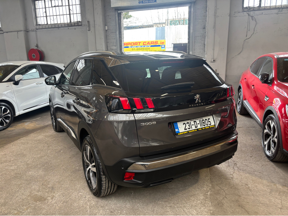 2023 Peugeot 3008 - image 4