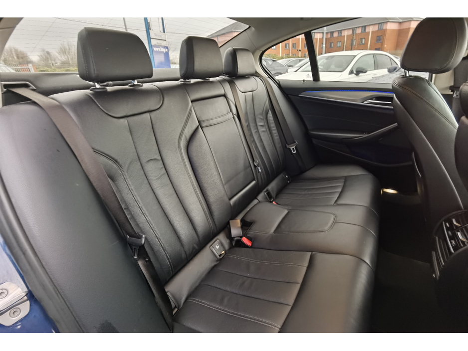 2018 BMW 5 Series - image 11