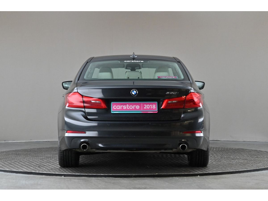 2018 BMW 5 Series - image 8