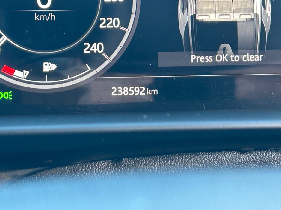 2018 Land Rover Discovery - image 20