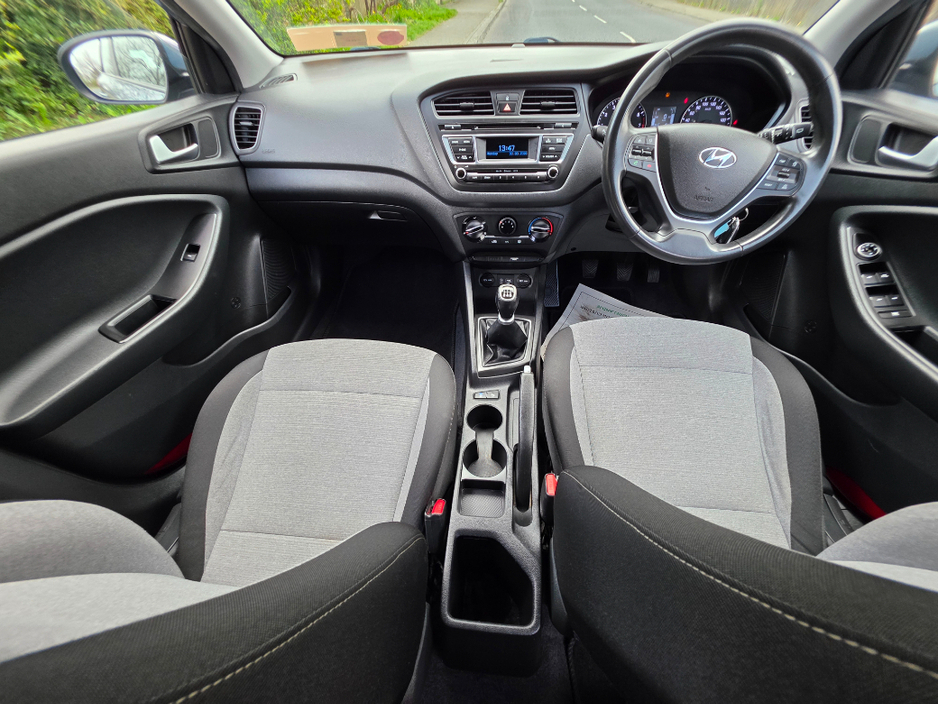 2016 Hyundai i20 - image 10