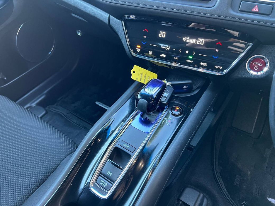 2016 Honda Vezel 1.5 HYBRID // ADAPTIVE CRUISE CONTROL // 16" ALLOYS // REVERSE CAMERA €14,750