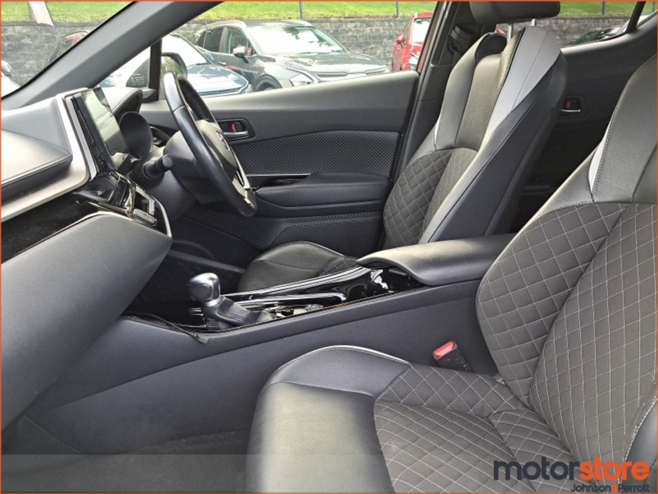 2019 Toyota C-HR - image 3