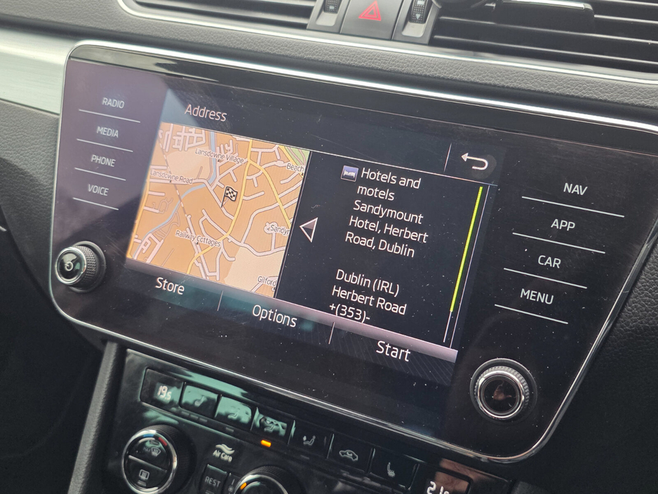 2018 Skoda Superb - image 21