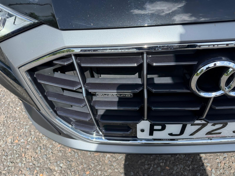 2022 Audi Q8 - image 2