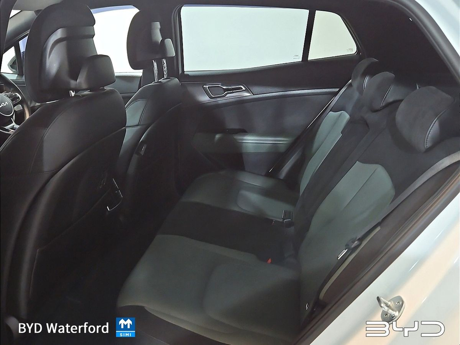 2024 Kia Sportage Anniversary Edition Hybrid. Cruise Control, Heated Seats, Heated Steering Wheel, Rear Charging Ports, Reversing Camera. €37,995