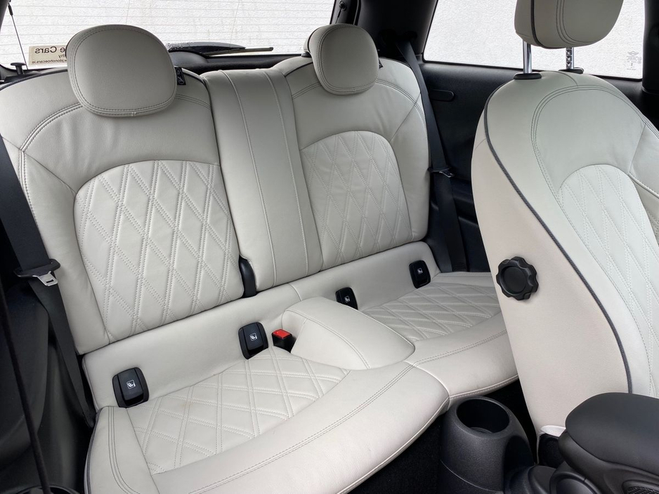 2023 MINI Hatch - image 11