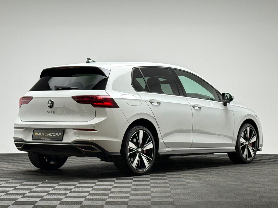 2024 Volkswagen Golf - image 7