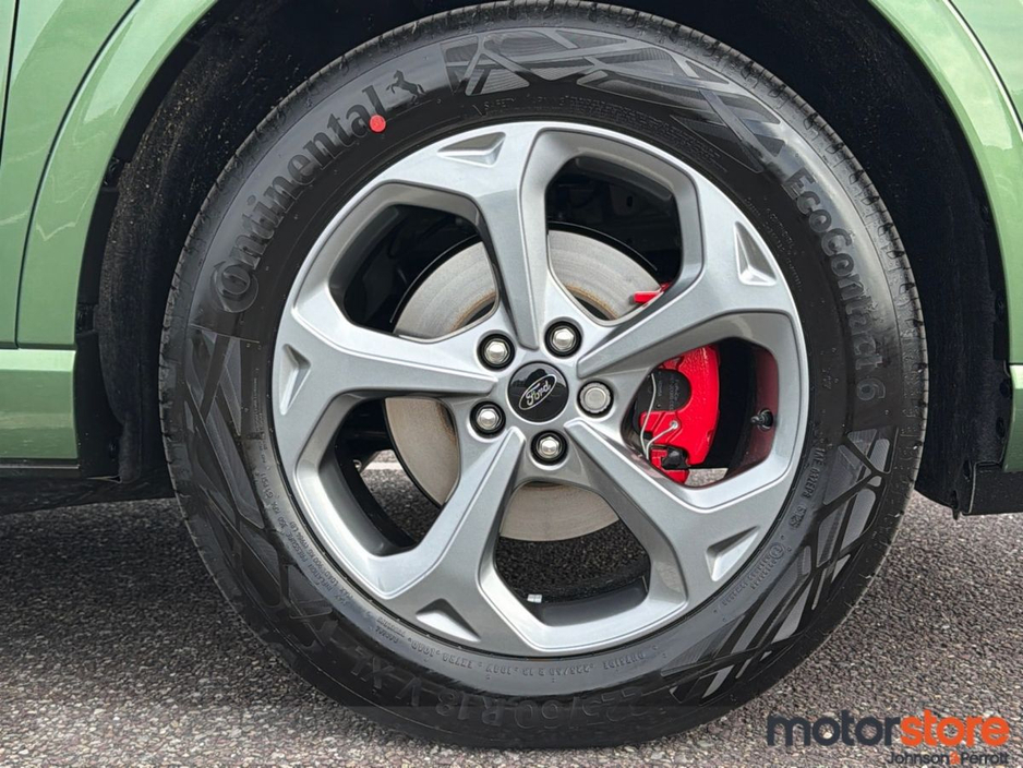 2026 Ford Kuga - image 9