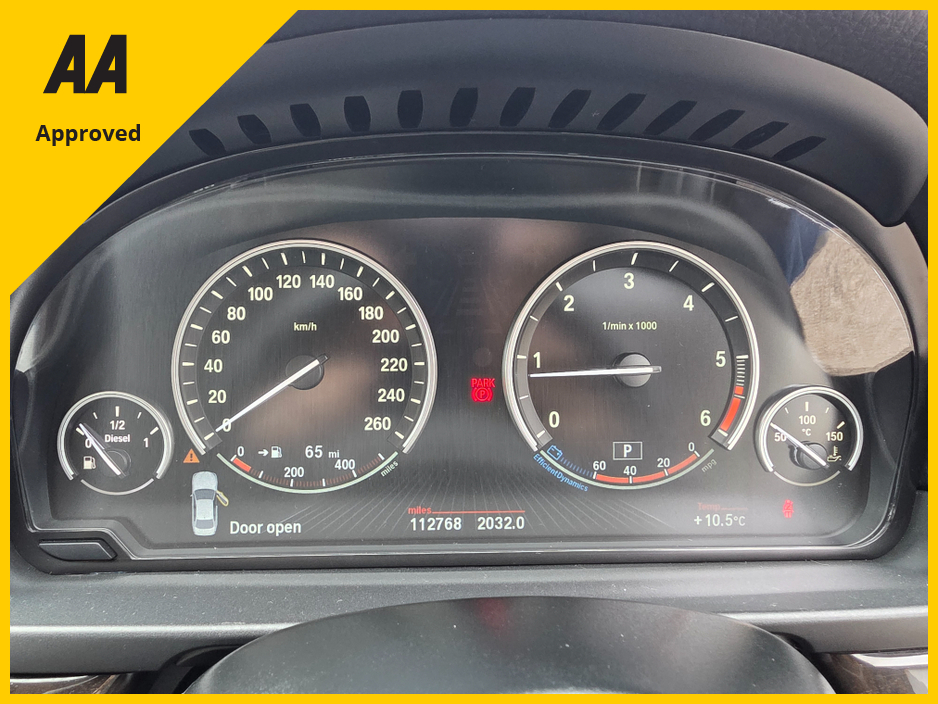 2016 BMW 5 Series - image 17