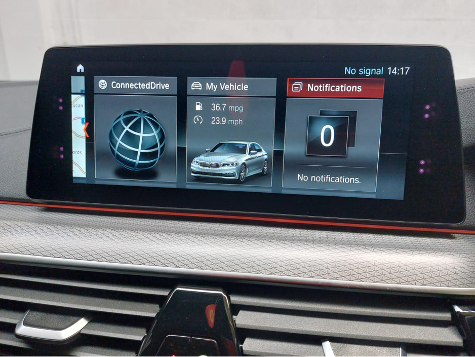 2018 BMW 5 Series - image 11