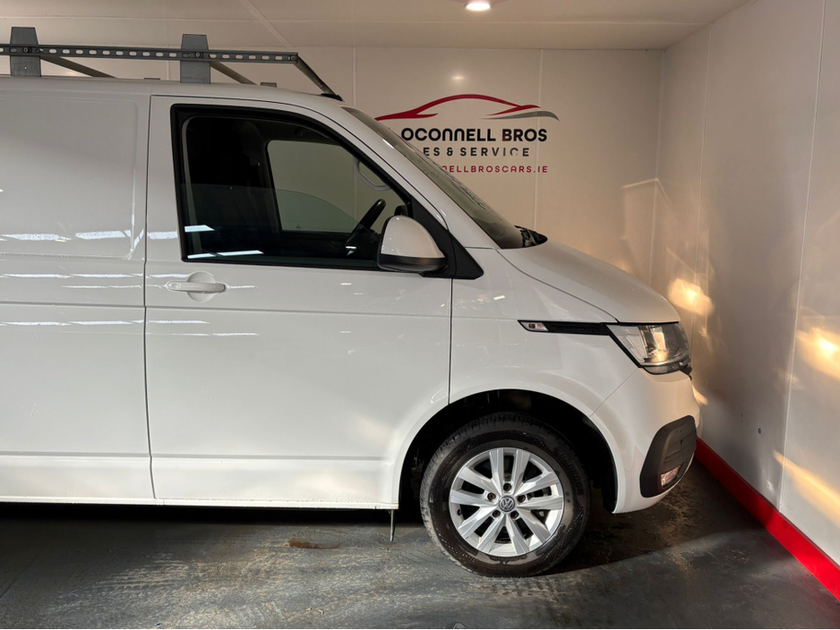 2023 Volkswagen Transporter - image 5