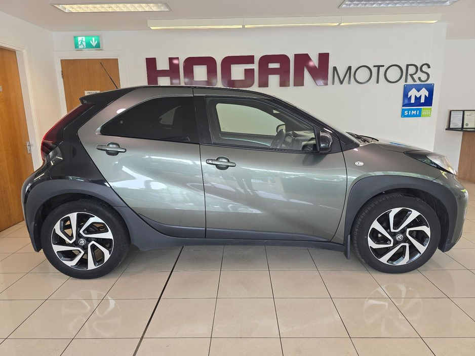 2023 Toyota Aygo X - image 3