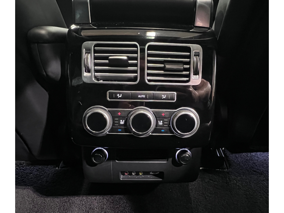 2013 Land Rover Range Rover - image 29