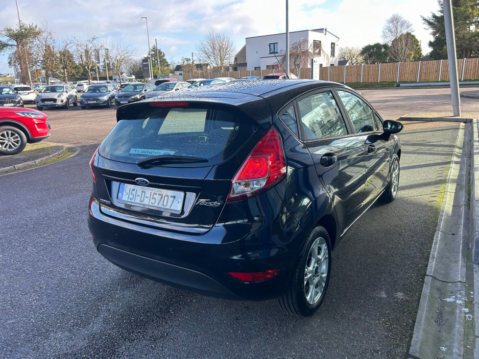 2015 Ford Fiesta - image 7