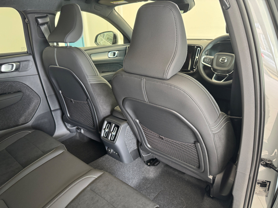 2026 Volvo EC40 - image 13