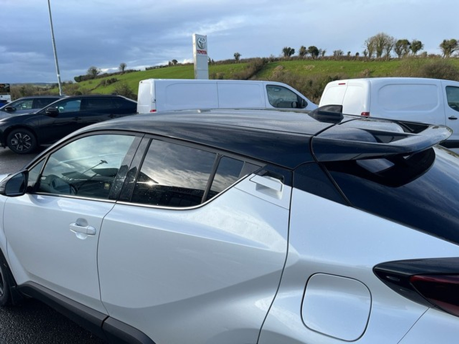 2023 Toyota C-HR HYBRID SPORT BI-TONE 4DR