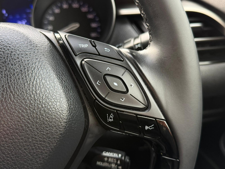 2017 Toyota C-HR (171) 1.8 HYBRID SPORT AUTO €18,950