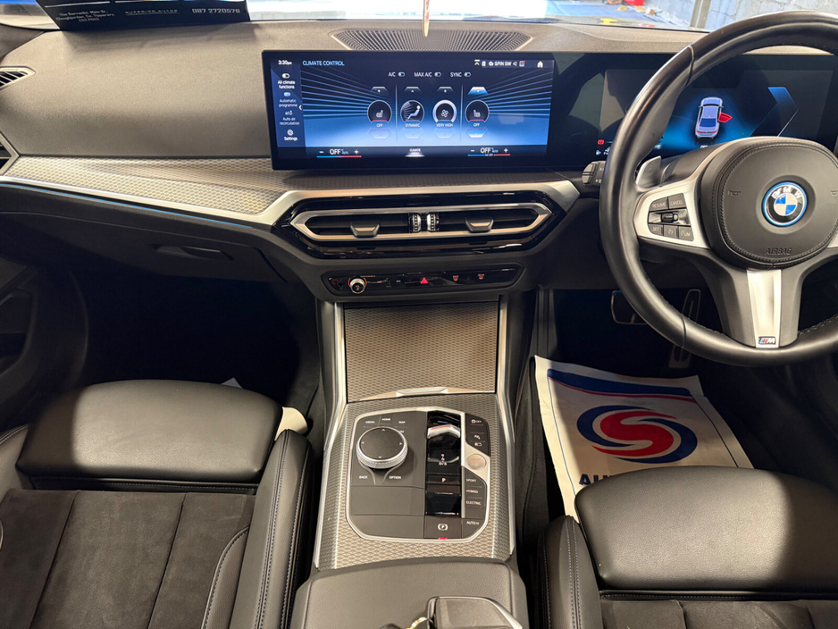 2022 BMW 3 Series - image 15