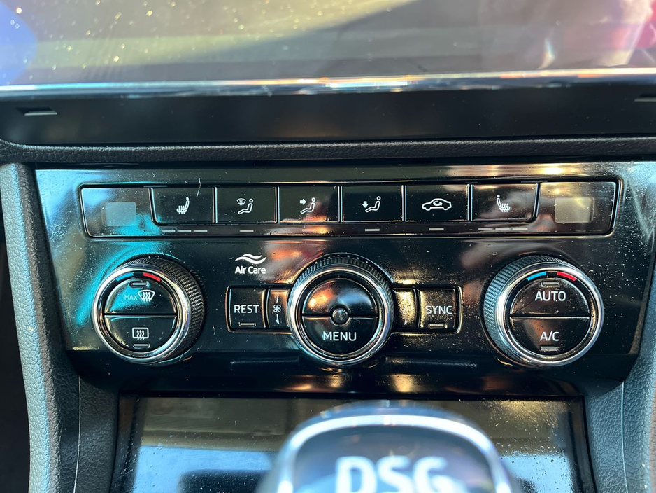 2019 Skoda Superb - image 16