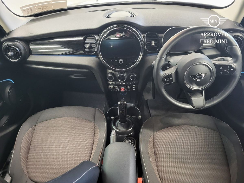 2024 MINI Hatch - image 3