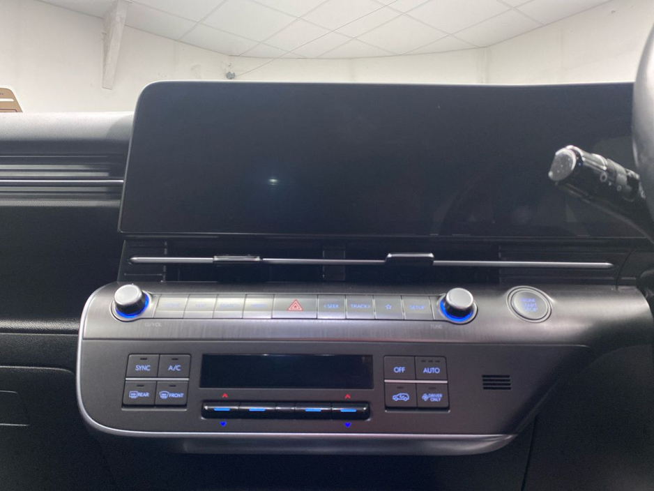 2023 Hyundai Kona - image 8