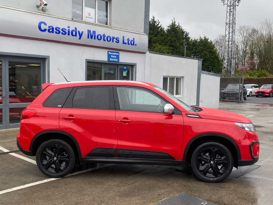 2018 Suzuki Vitara - image 8