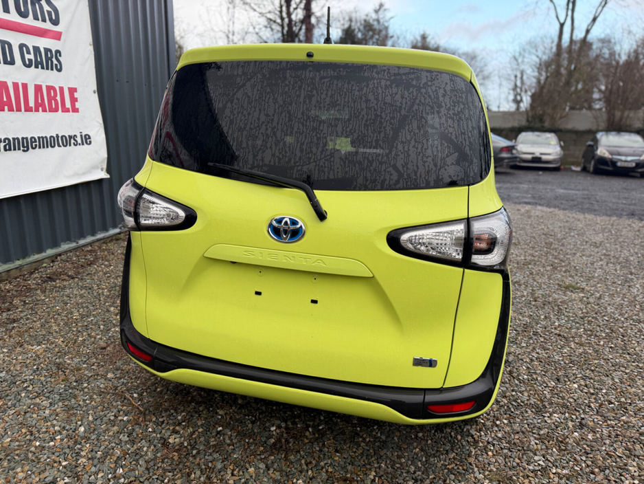 2016 Toyota Sienta  €11,900