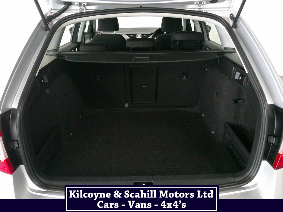 2020 Skoda Octavia - image 21