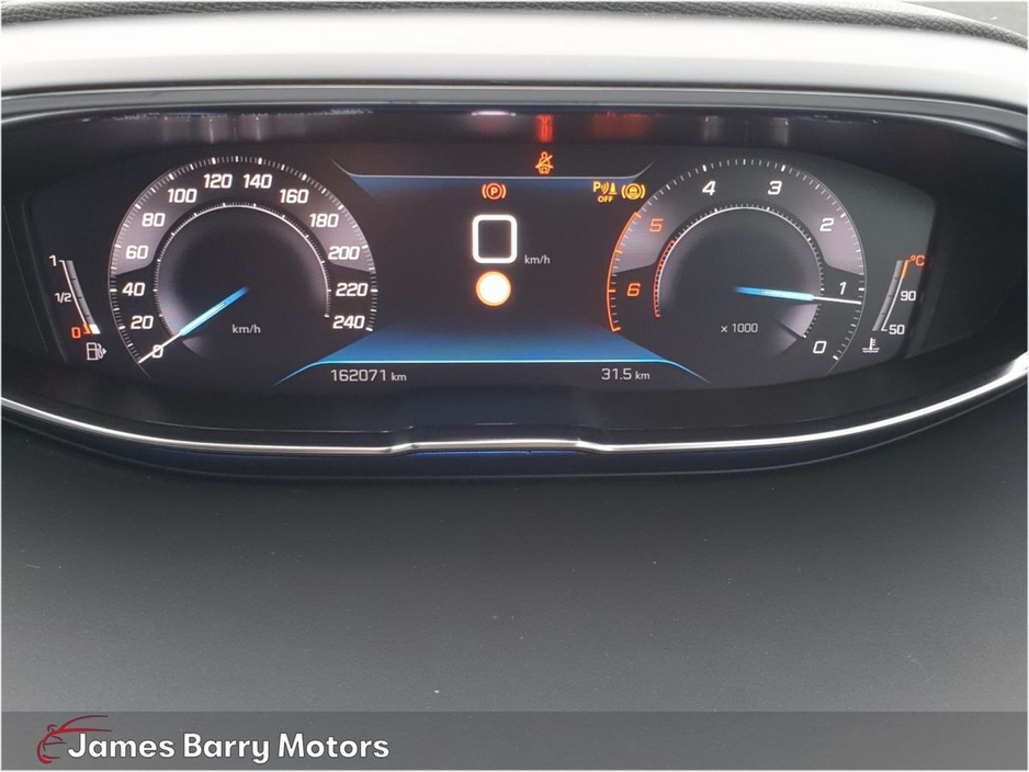 2021 Peugeot 5008 - image 13