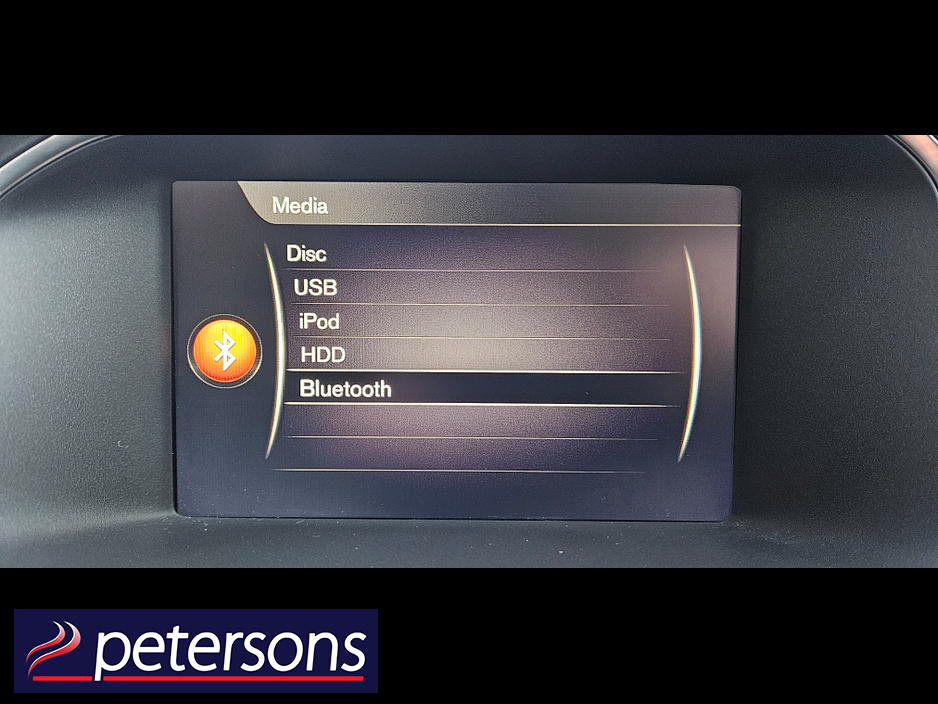 2017 Volvo V40 2.0 D2 MOMENTUM NAV + 120BHP 5DR €12,950