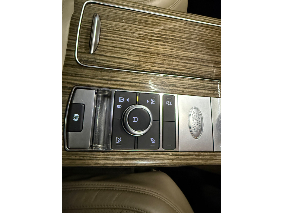 2018 Land Rover Range Rover - image 18