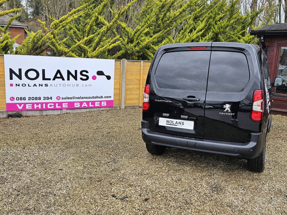 2023 Peugeot Partner - image 7