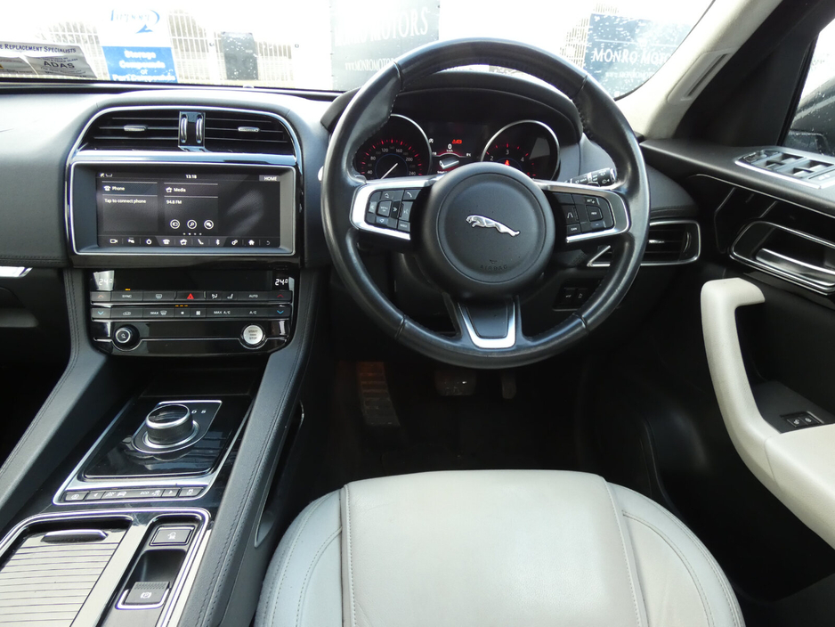 2020 Jaguar F-Pace RWD 2.0 D 180PS Chequered Flag Auto €26,950