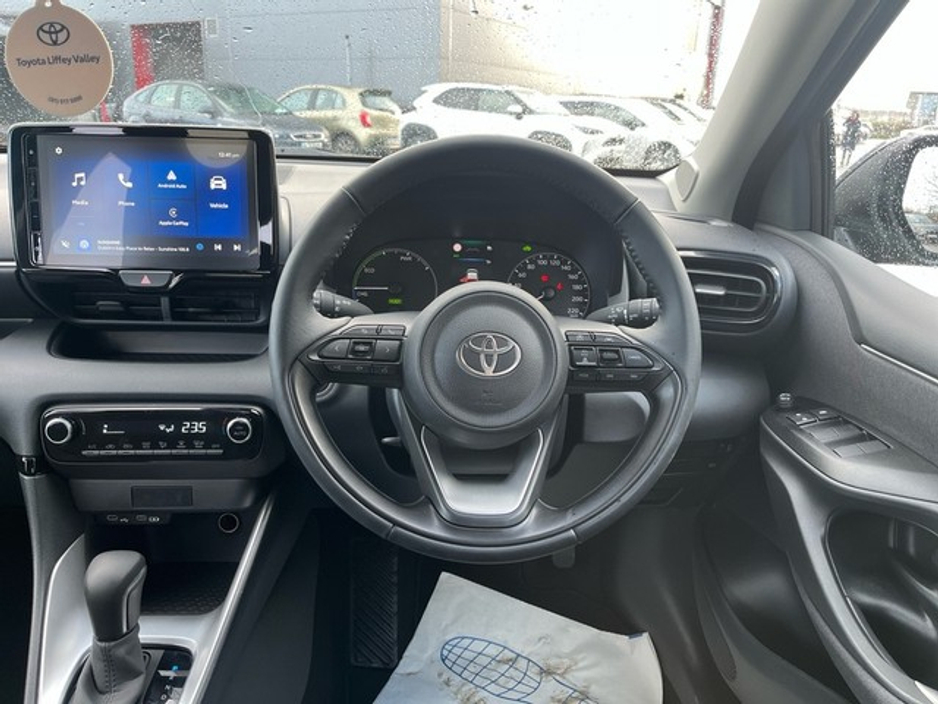 2024 Toyota Yaris YARIS HYBRID 1.5 LUNA €25,950
