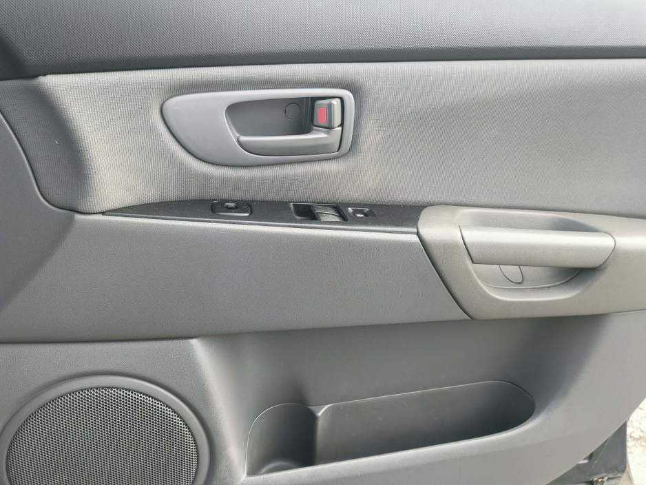 2007 Mazda Mazda3 - image 15