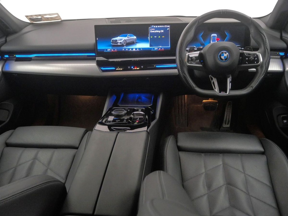 2024 BMW 5 Series - image 4